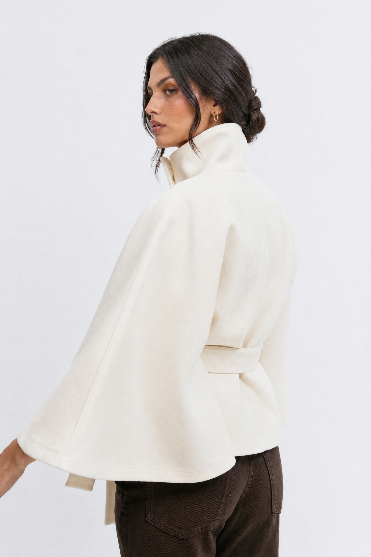 Sofía – Chaqueta capa con cinturón