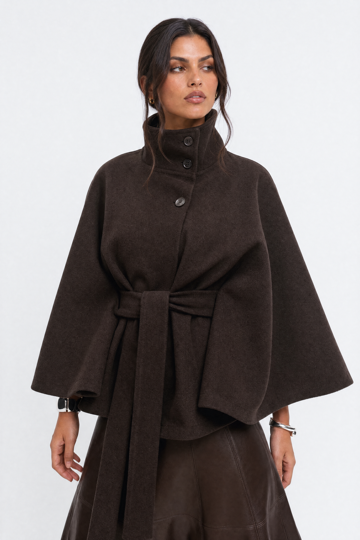 Sofía – Chaqueta capa con cinturón