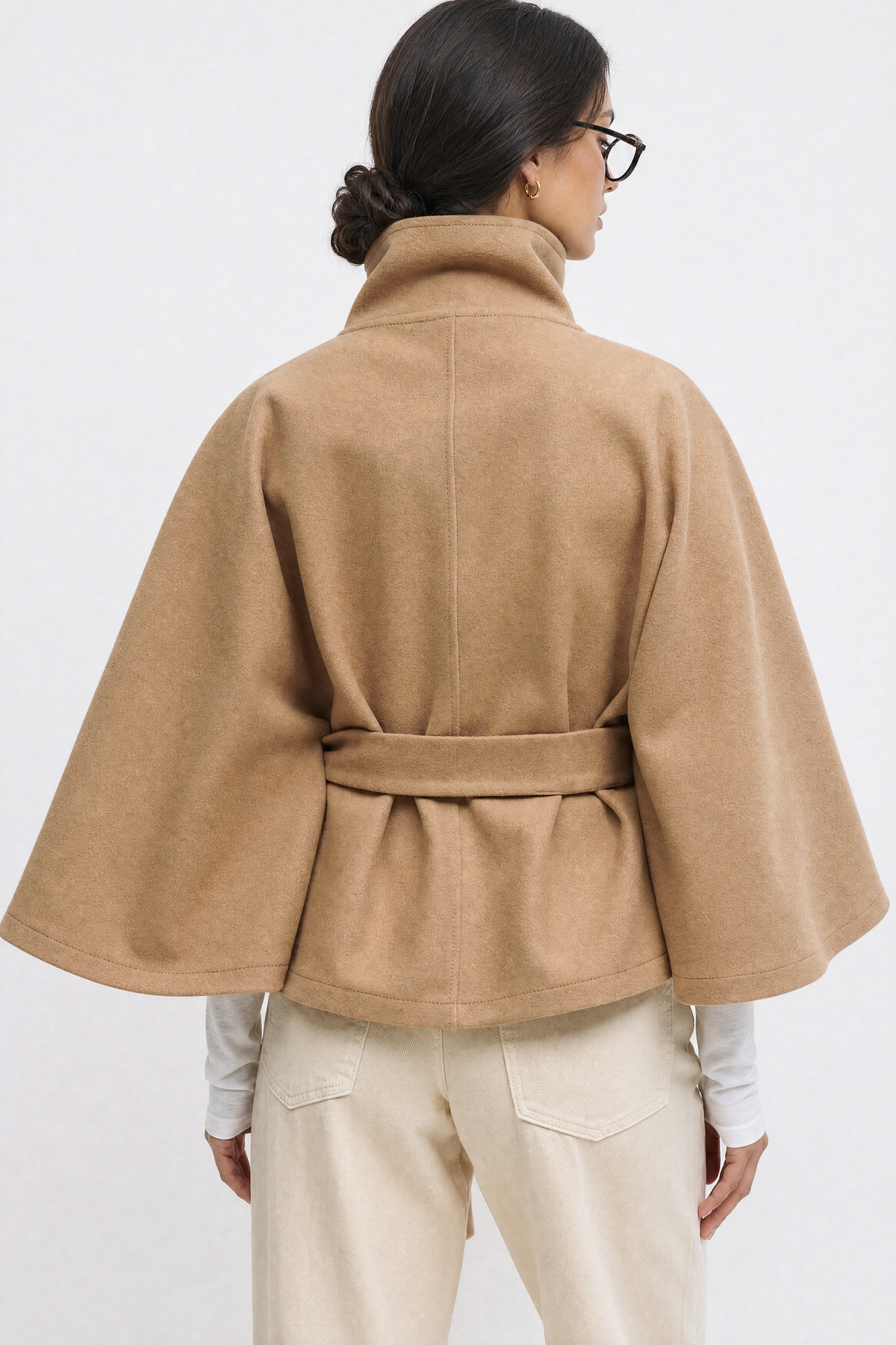 Sofía – Chaqueta capa con cinturón