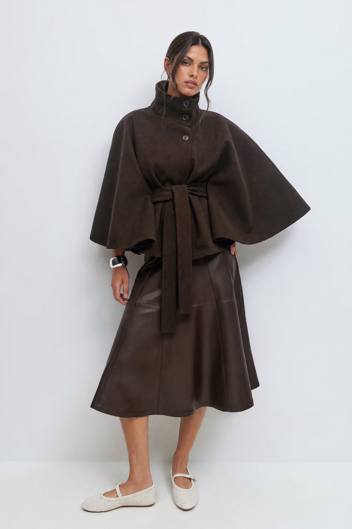 Sofía – Chaqueta capa con cinturón