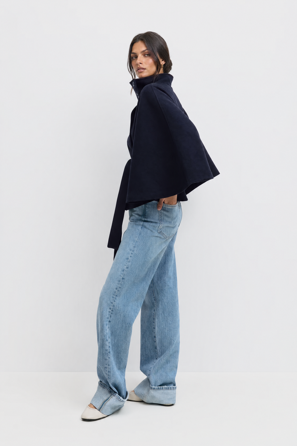 Sofía – Chaqueta capa con cinturón