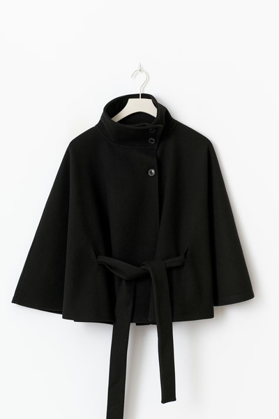 Sofía – Chaqueta capa con cinturón